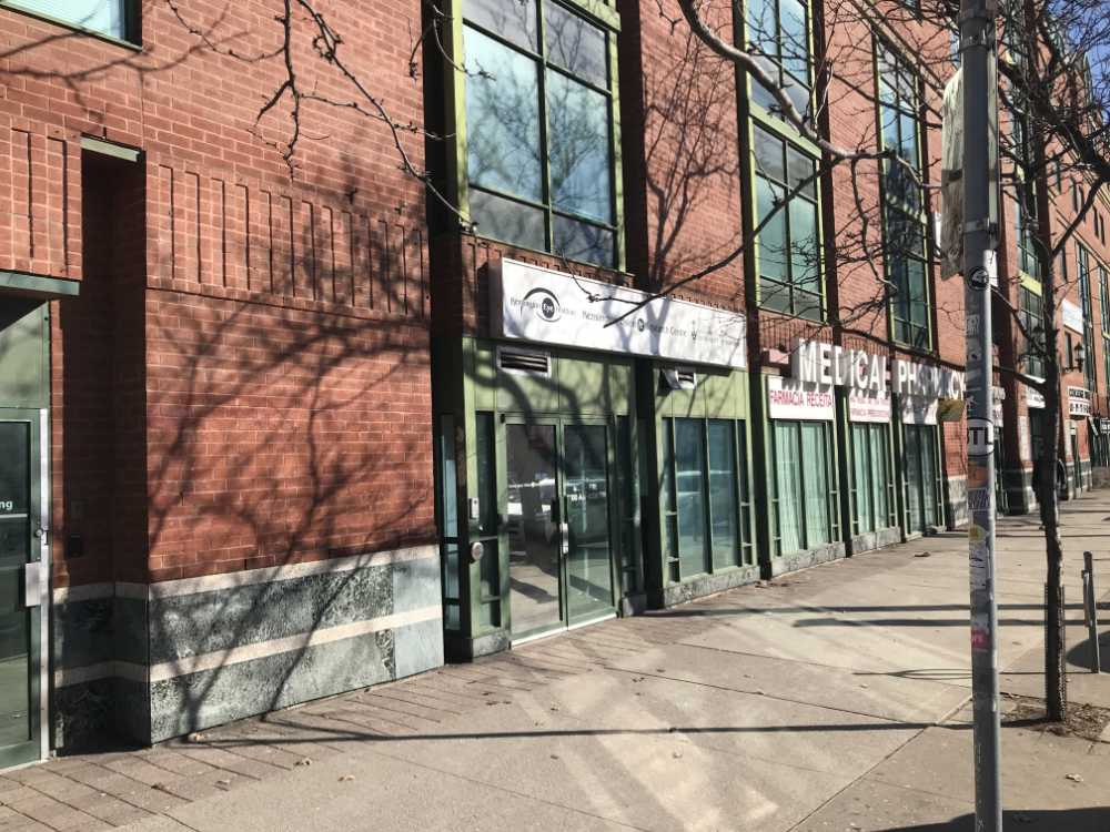Kensington Eye Institute Toronto, Ontario CAN